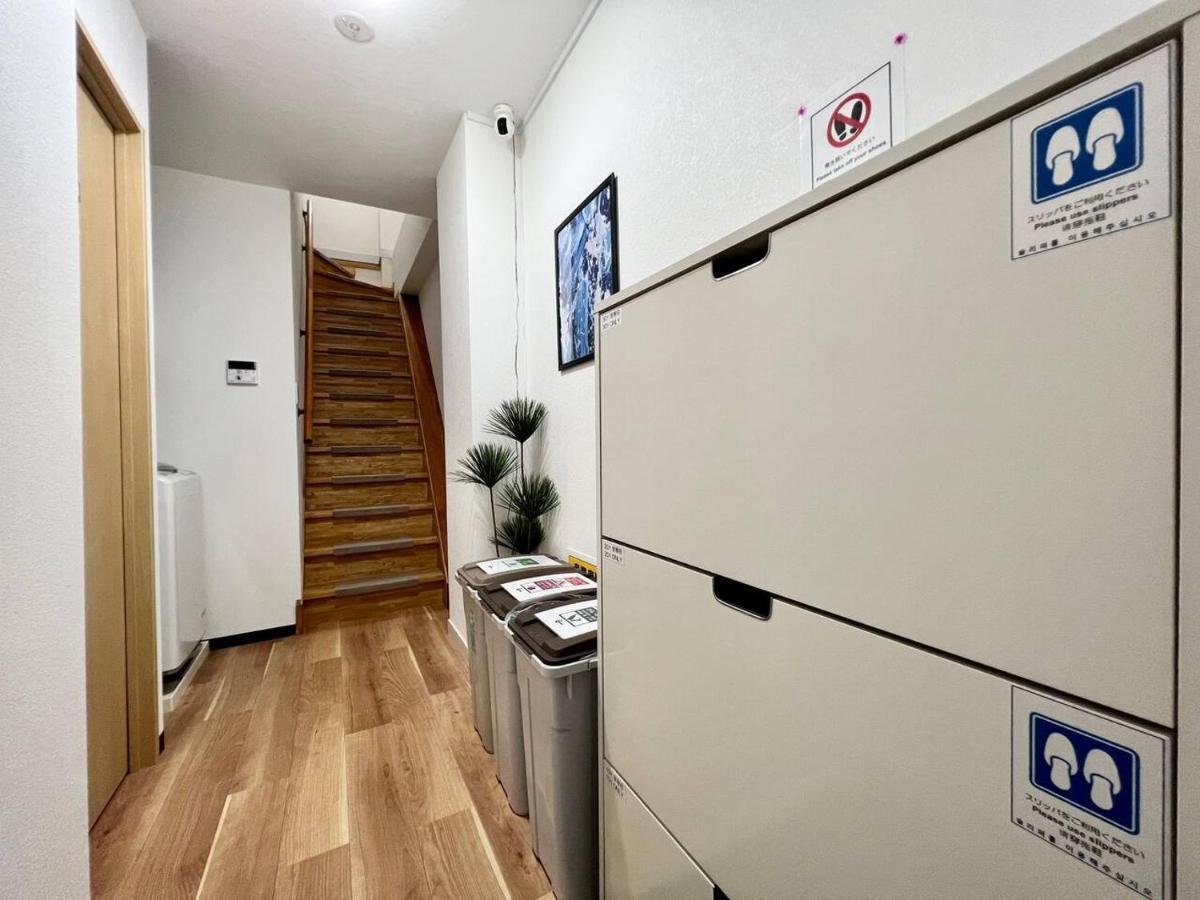 Rakuto Tsutenkaku: Central Namba Apartment with Easy Airport Access Osaka Exterior photo